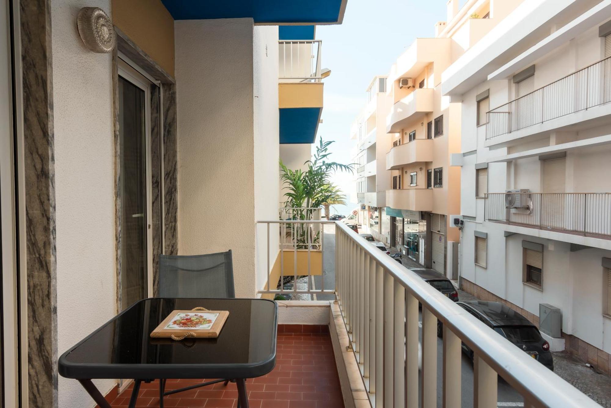 Jaune - 50 Meters To The Beach - Quarteira Esterno foto